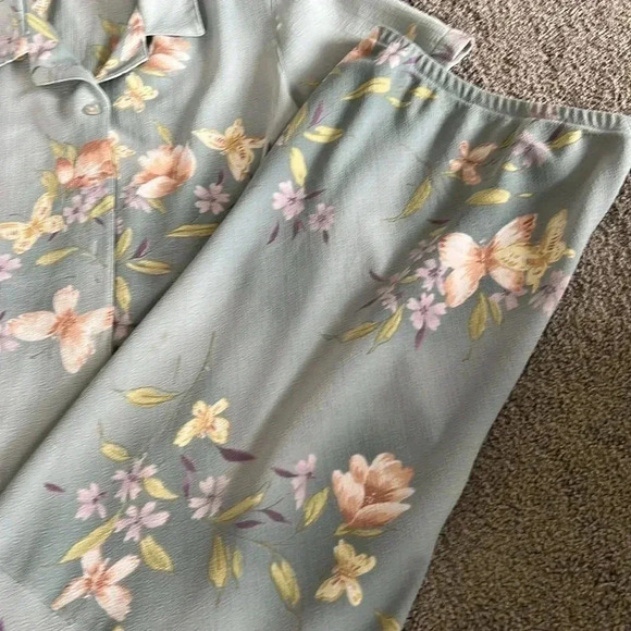 (47) Alfred dunner button up top and skirt - Picture 2 of 3